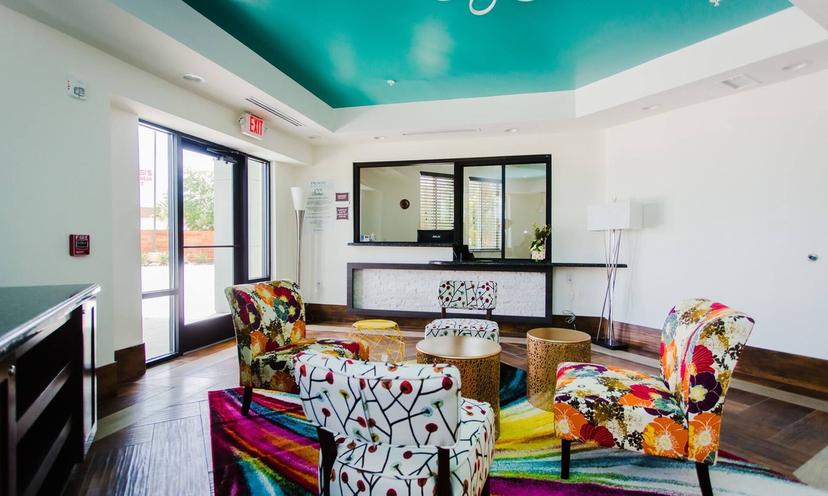 Barker Hotel | Palacio Royale Inn Boutique Katy