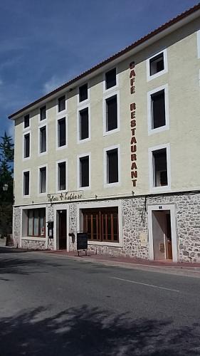 Escouloubre-les-bains Hotel | Palais Cathare