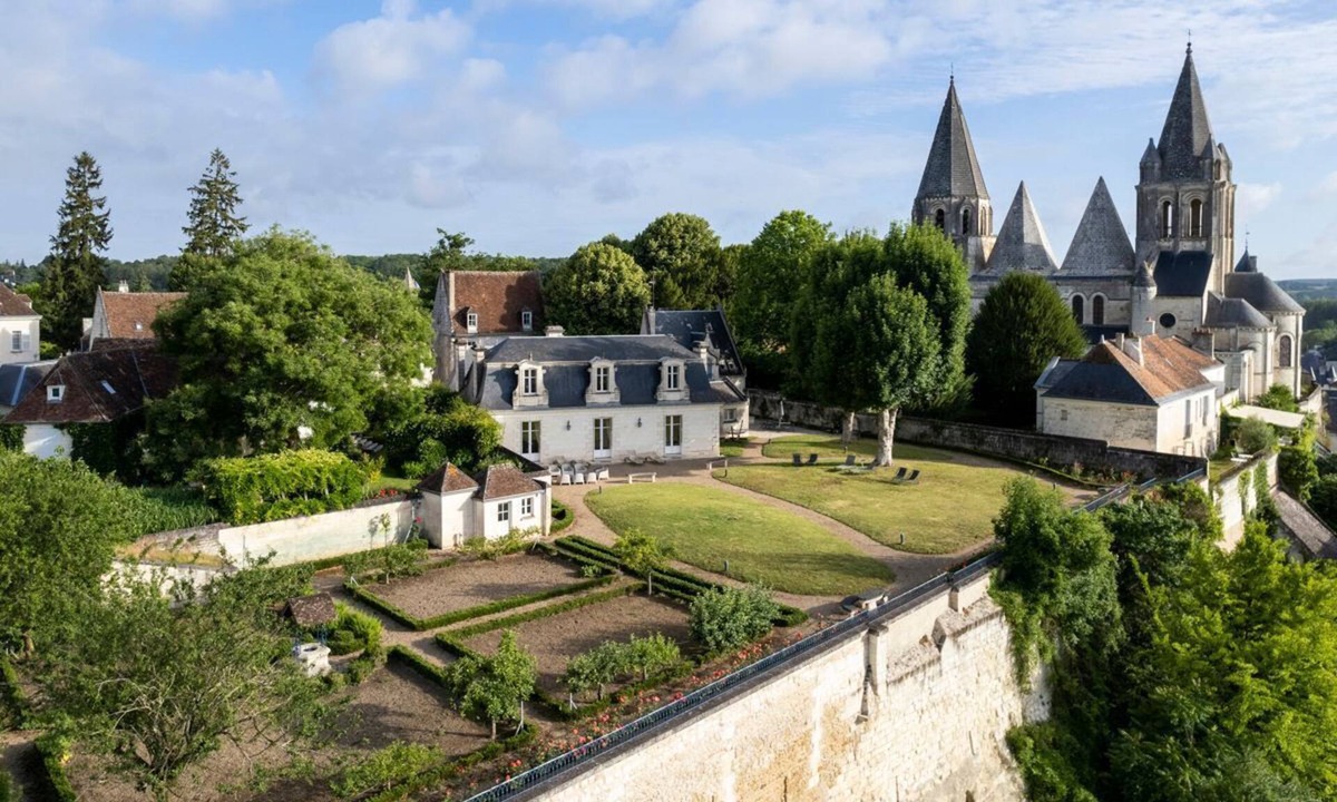 Loches Villa | Palais D’Or - Seven Bedroom Villa, Sleeps 13
