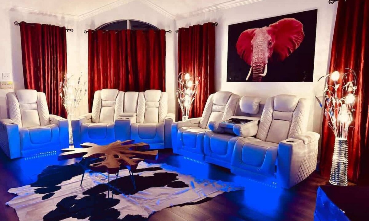 Allen House | Palazzo Luxe Paradise w/PS5 Pool Spa |Sleeps 16+