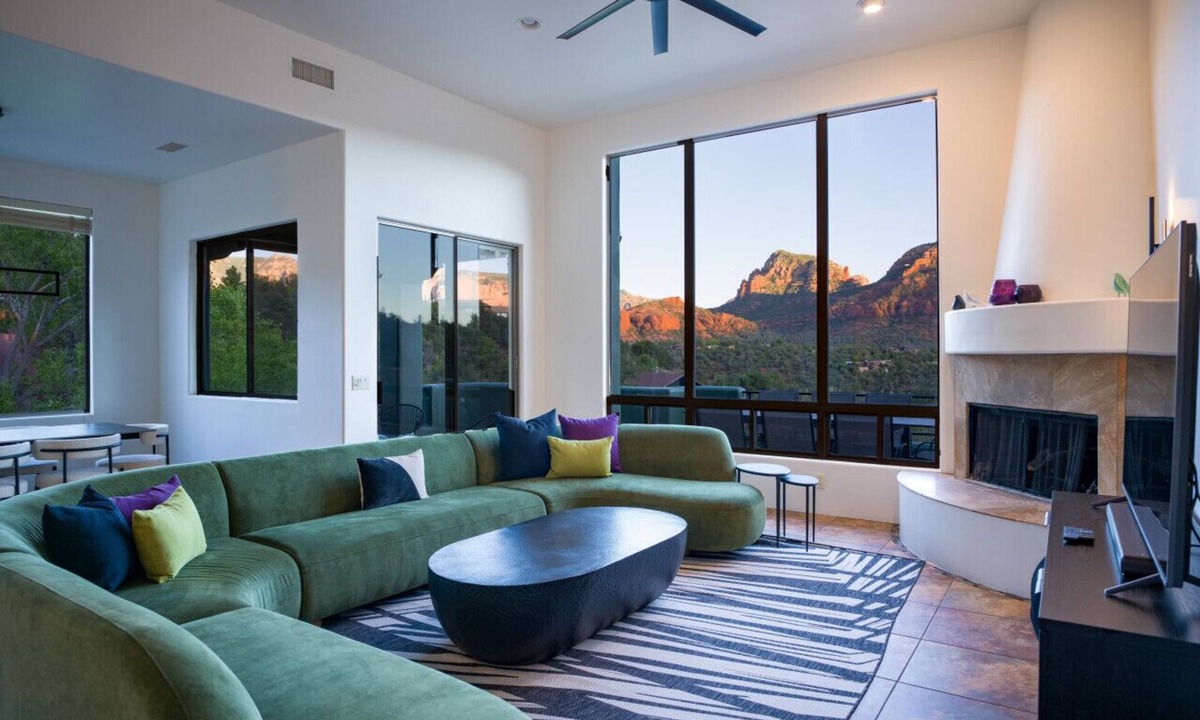 Sedona House | Palisades Sanctuary, Heated Saltwater Pool & Spa, Panoramic Views, Large Decks