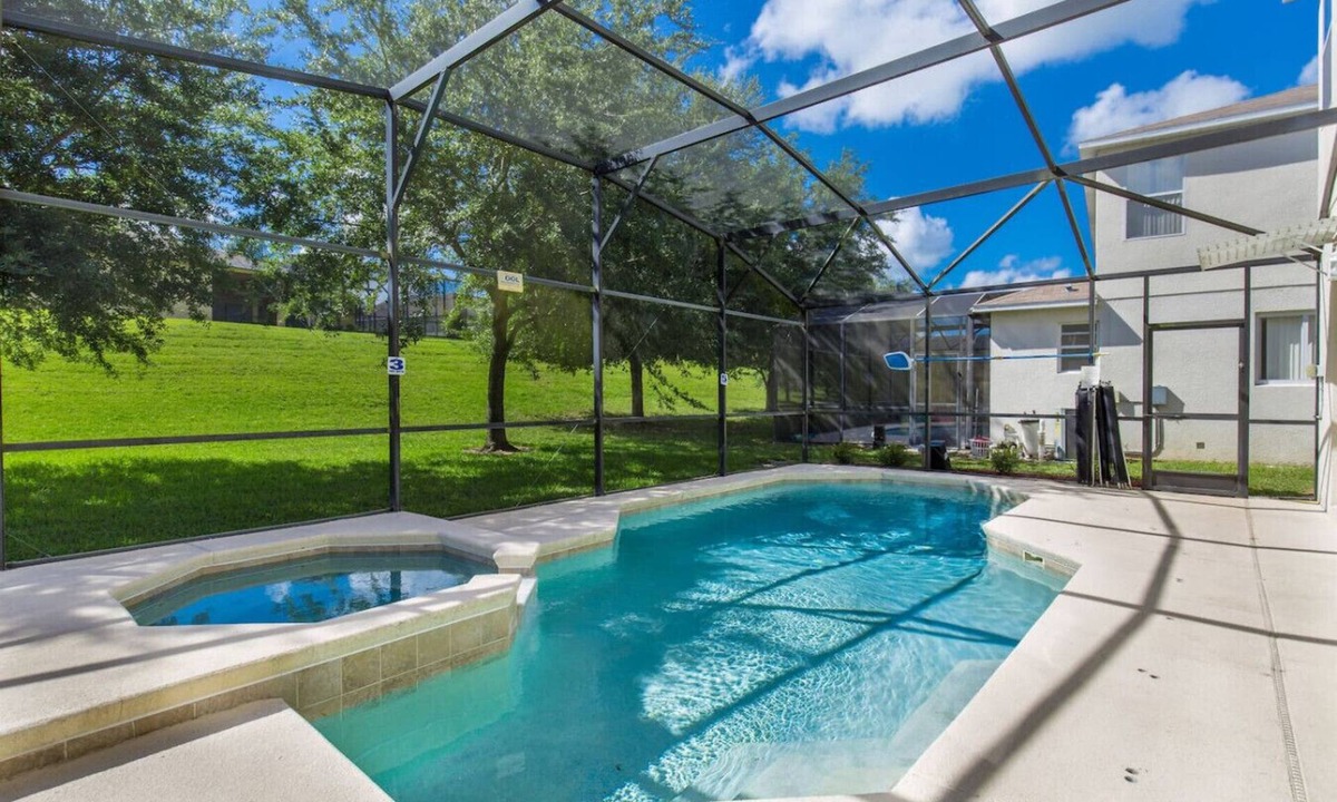 Legacy Park House | Palm Breeze: Private Pool/Spa & 24/7 Support!