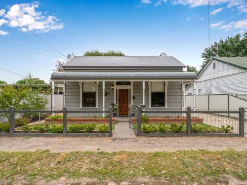 Benalla House | Palm Cottage