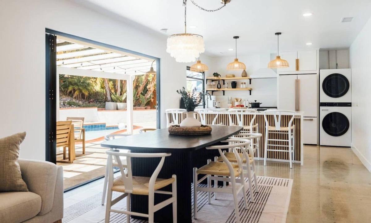 Olde Carlsbad House | Palm Grove: Luxe King, Wet Room & Chef’s Kitchen
