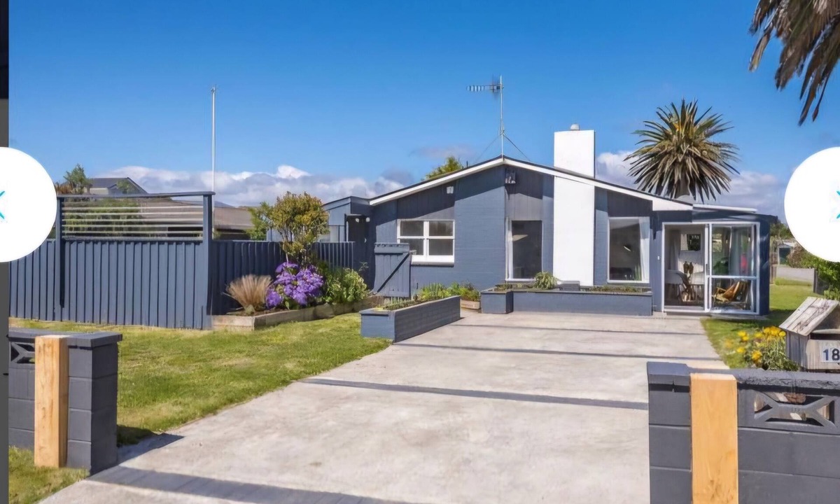 Paraparaumu Beach House | Palm Haven Beach Retreat