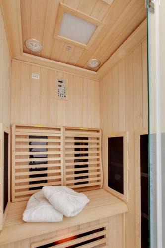 Fontainebleau Apartment | Palm house Sauna city center ideal Insead