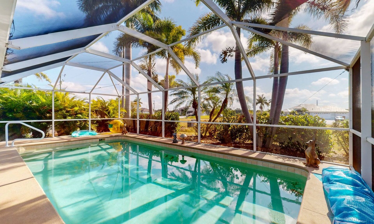 Diplomat House | Palm-lined dog-friendly home with plunge pool, covered patio, grill, W/D, & AC