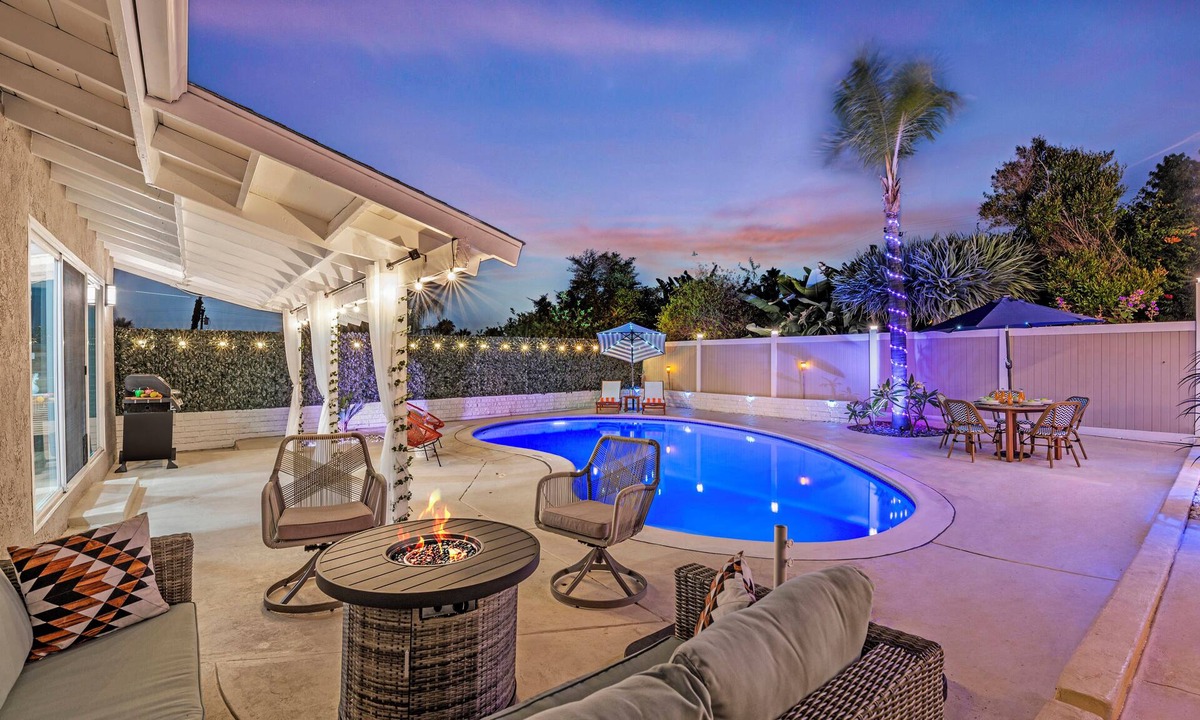 San Carlos House | Palm & Peace Retreat