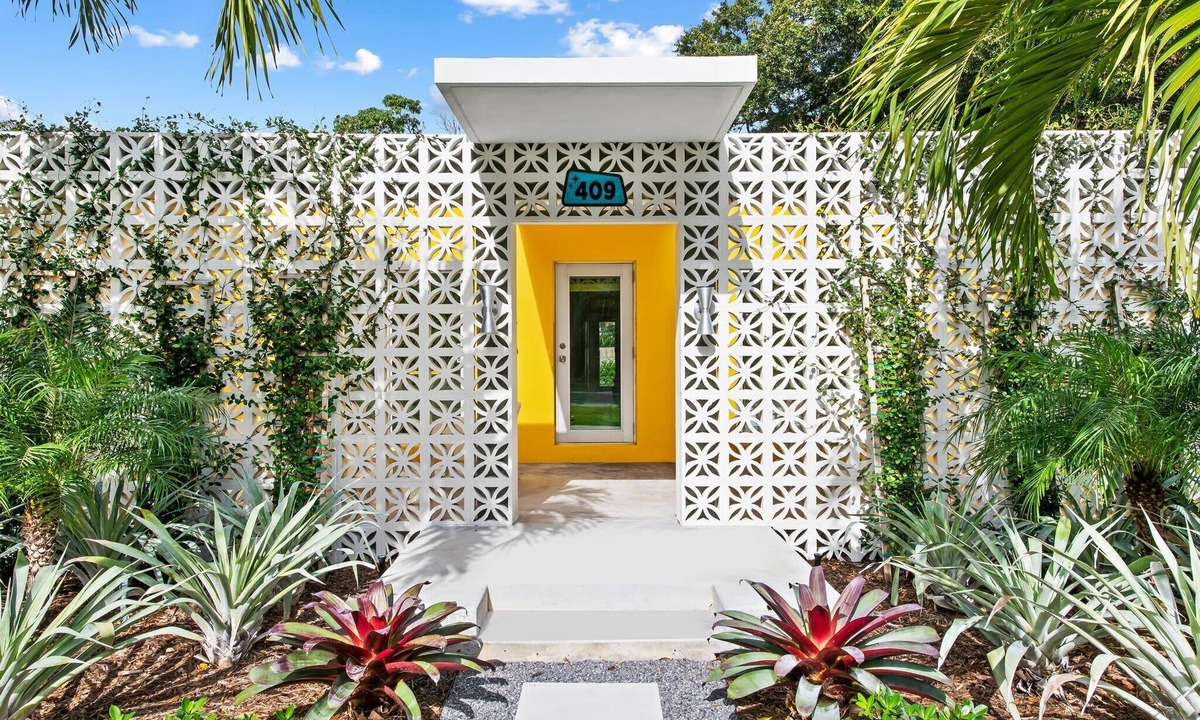 Wilton Manors House | Palm Springer - Heated Salt Water Pool