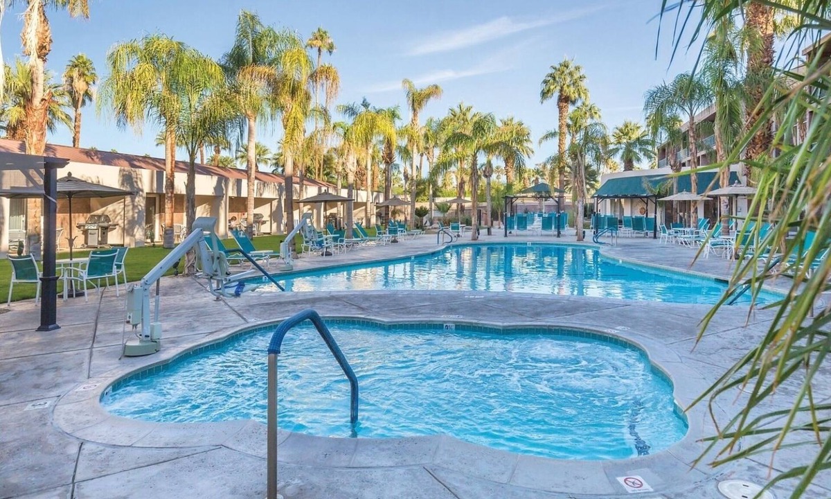 Palm Springs Resort | Palm Springs | Relaxing Desert Escape | Pool + Hot Tub