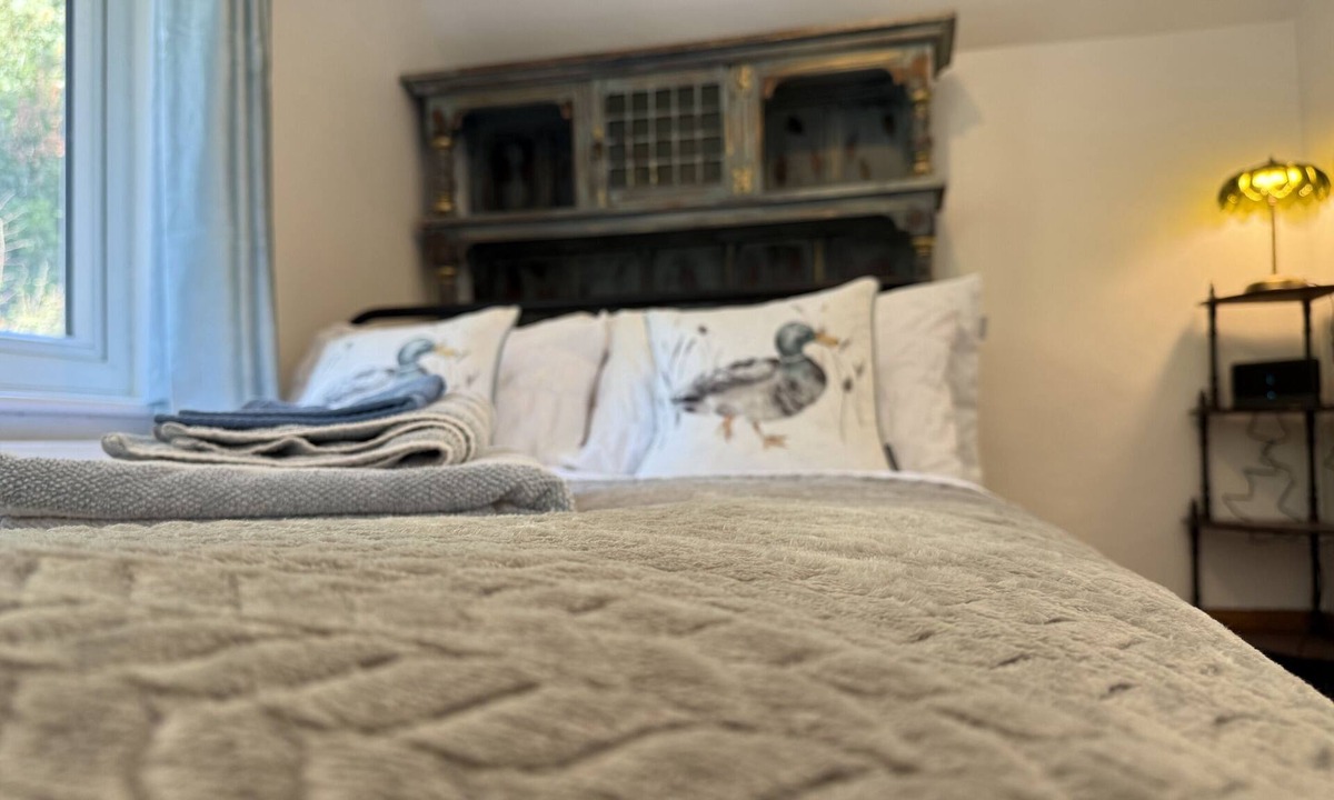 Caterham House | Palm Tree House, Caterham