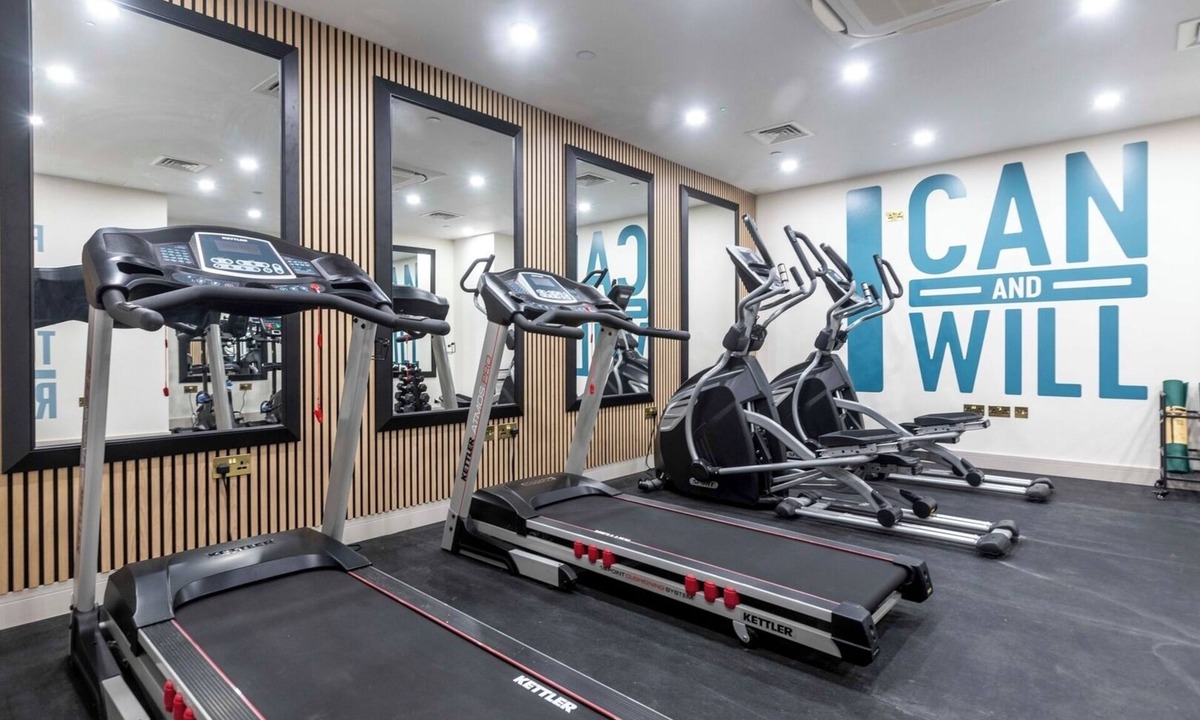 London Borough of Bromley Apartment | Palm Tree House - The Daily Mail