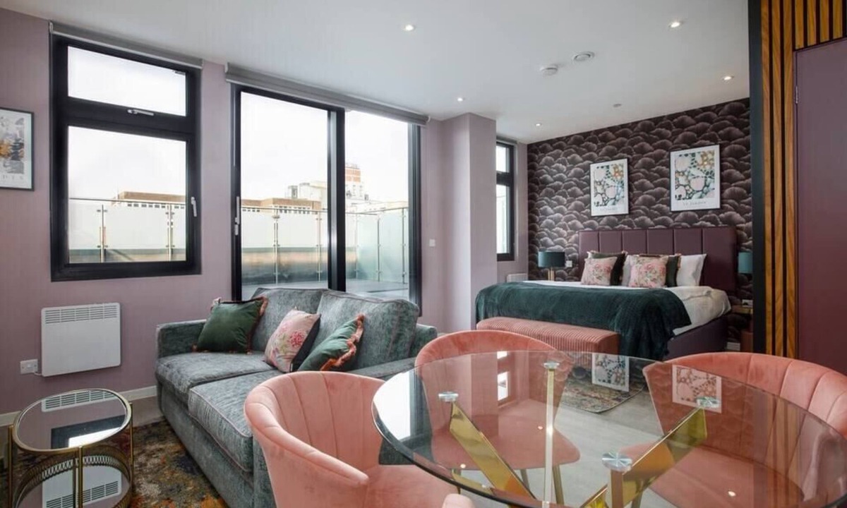 London Borough of Bromley Apartment | Palm Tree House - Le Jarden