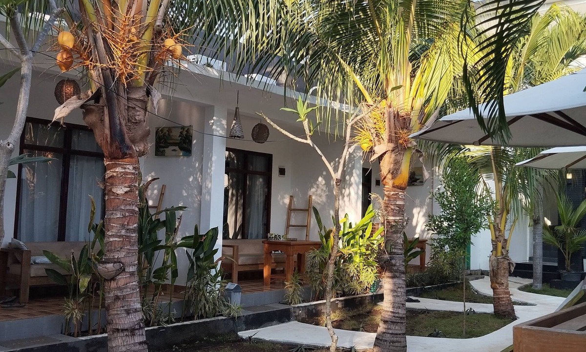 Gili Air Bed & Breakfast | Palm Trees Villas