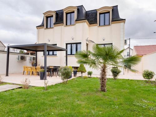 Aulnay-sous-Bois Villa | Palm Villa-Paris Parc expo-lit bébé