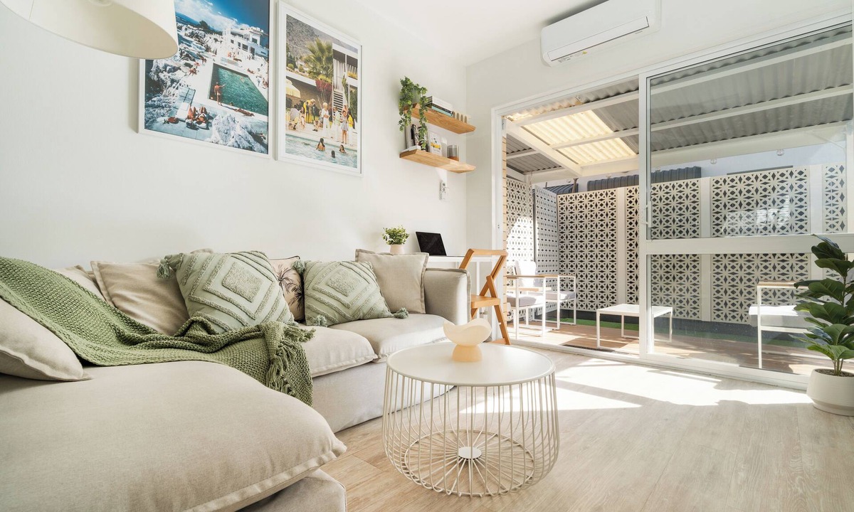 Miami Apartment | PALMA 1 - Couples Beach Shack