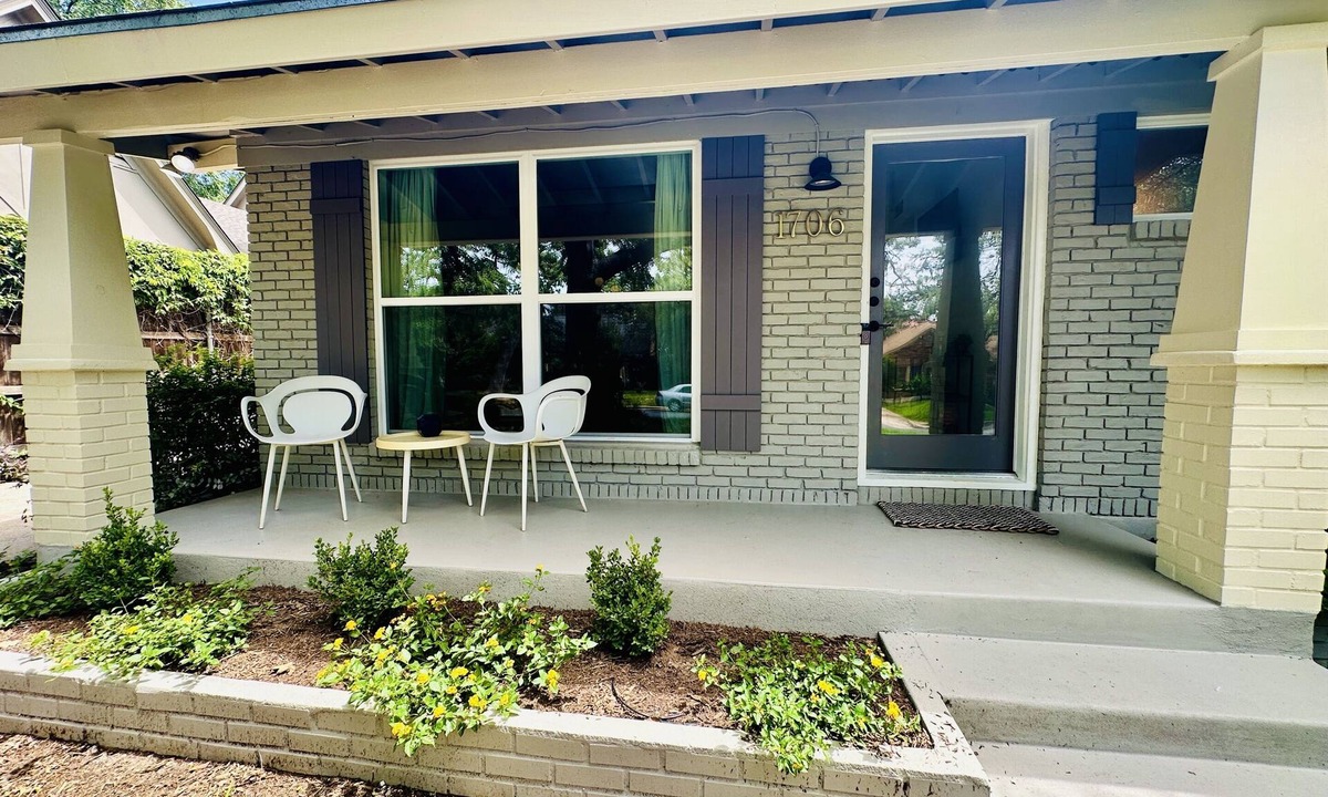 Clarksville Cottage | Palma Plaza Unit C