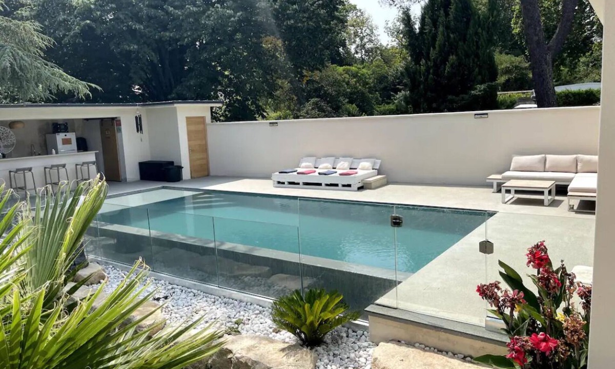 Bagnols-sur-Ceze Apartment | Palma + pool + jacuzzi