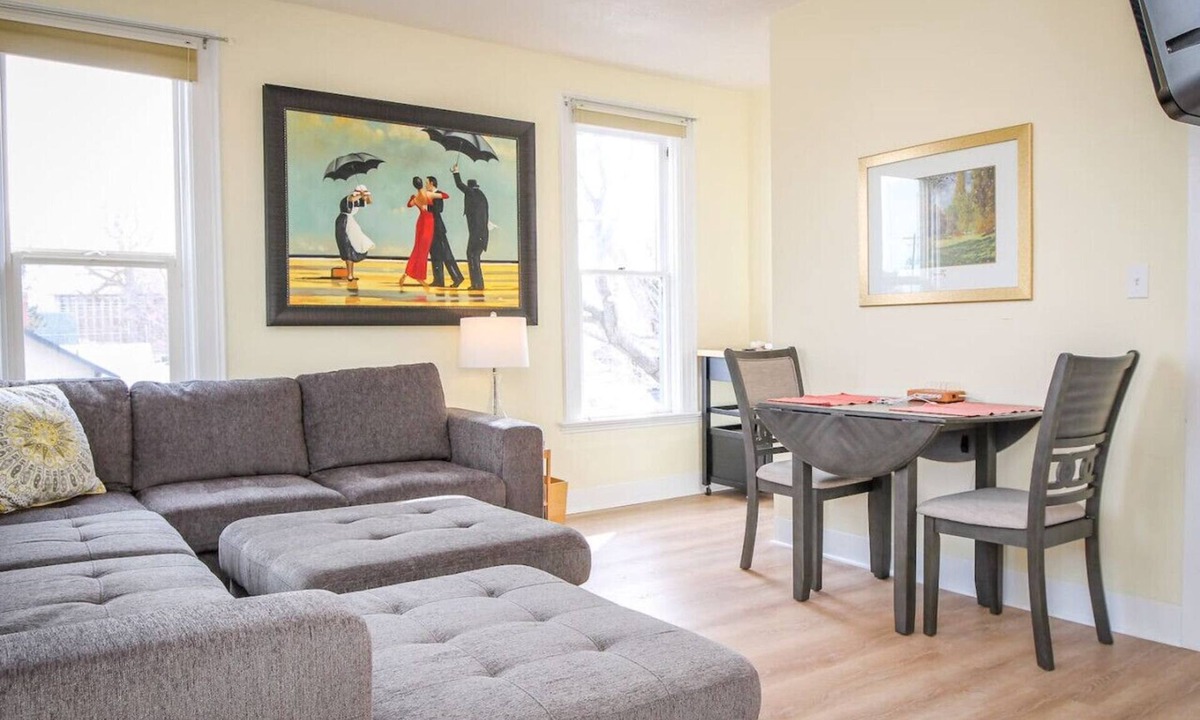 Baker City Apartment | Palmer House, Studio 2, Cozy Downtown Space, Sleeps 4!