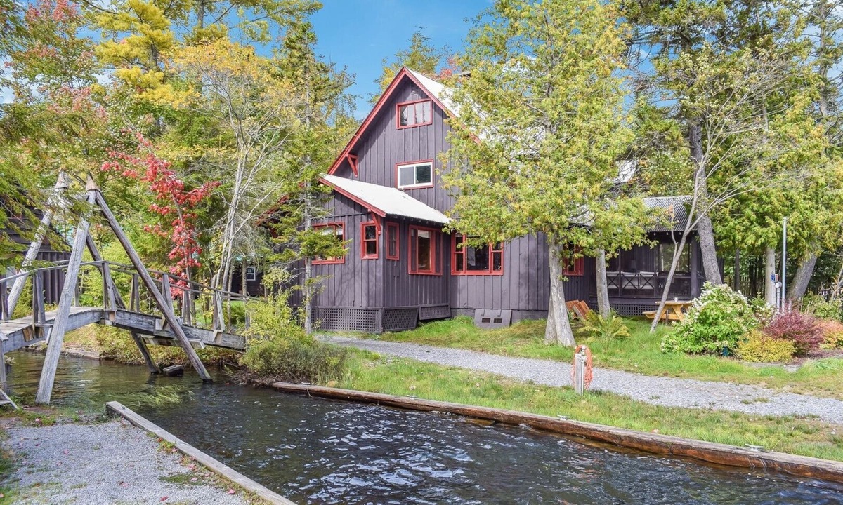 Town of Webb House | Palmer Point - The Palmer House