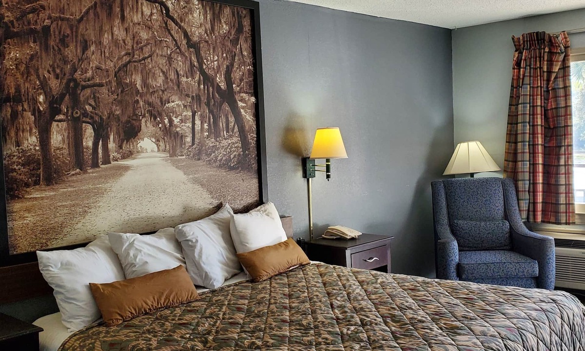 Estill Hotel | Palmetto Inn