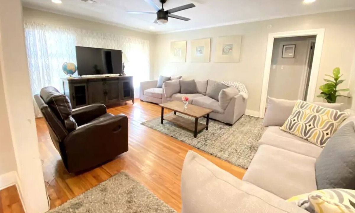 Hattiesburg House | Palms Midtown Getaway, Great Location!