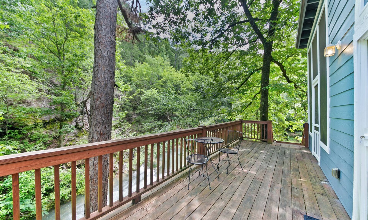 Jones Mills Cabin | Pam's Treehouse Cabin #2