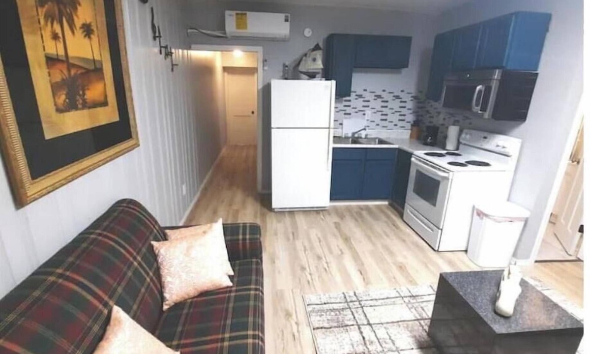 West Columbus Apartment | Pangaea!n