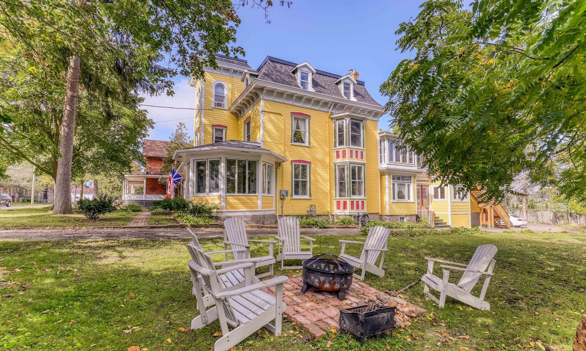 Gananoque Bed & Breakfast | Pangea House