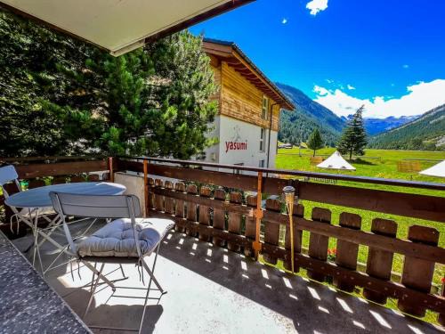 Taesch Apartment | Panorama hideaway apartment near Zermatt with parking!