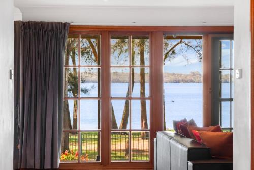 Charmhaven House | Panorama Shores