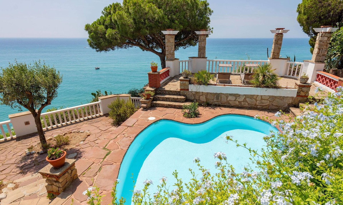 Arenys de Mar House | Panoramic Arenys