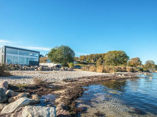 Fynshav House | Panoramic Beach Retreat-By Traum