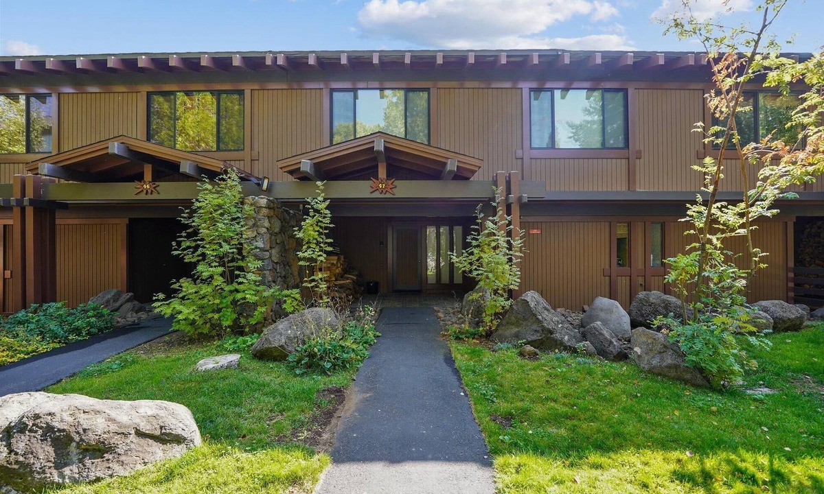 Tahoe City Condo | Panoramic Blue Waters & Mountain Peace: Your 3BR Tahoe Escape #47