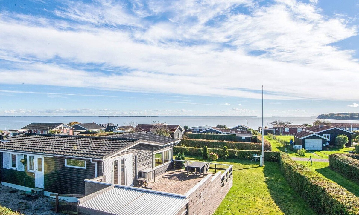 Hejlsminde House | Panoramic Cottage Retreat-By Traum