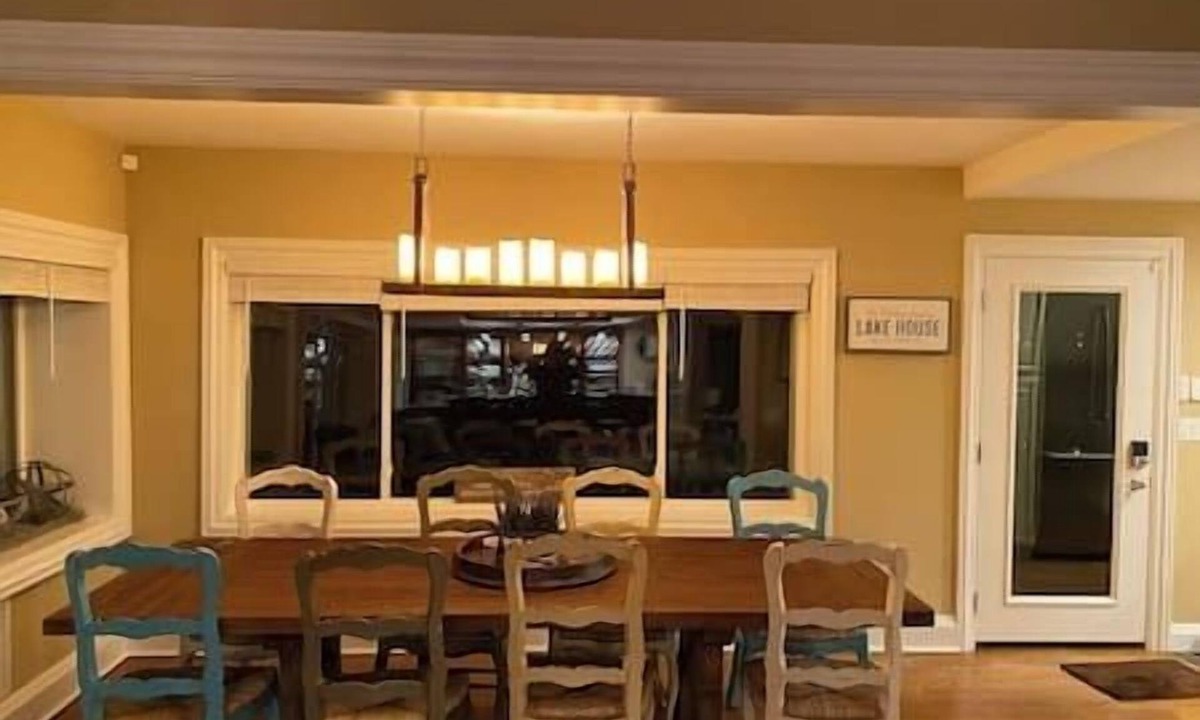 West Milford House | Panoramic Cottage On the Lake