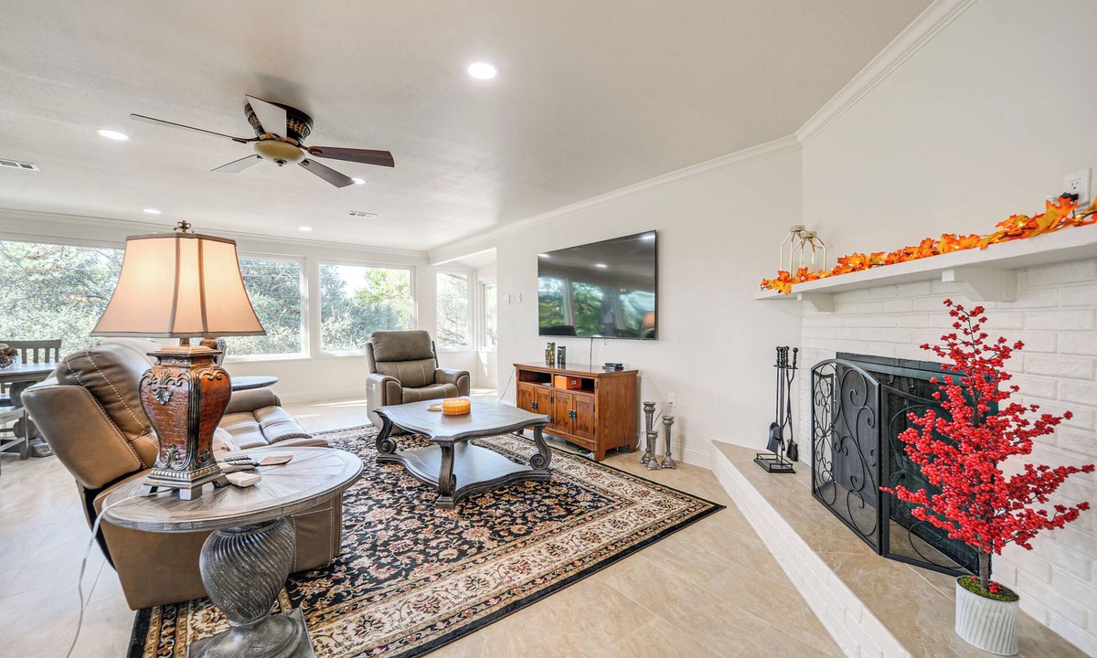 Granite Shoals House | Panoramic Lake Views! Elegant Marble Falls Home
