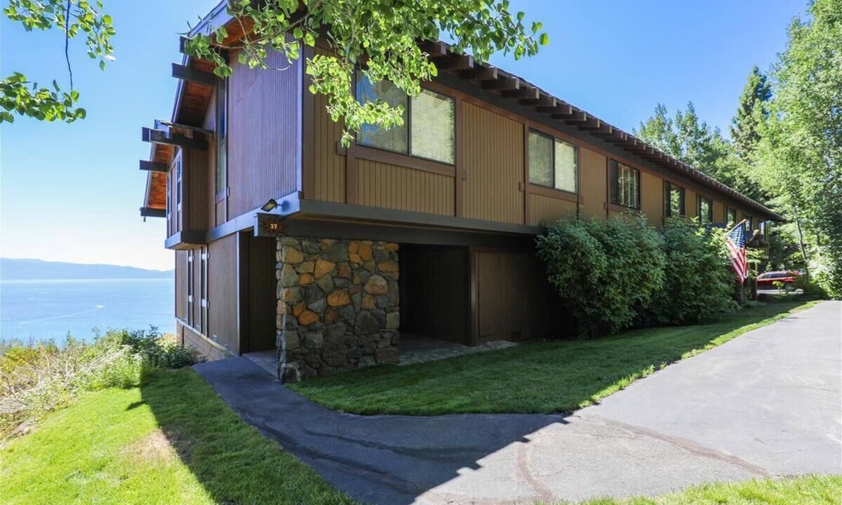 Tahoe City Condo | Panoramic Lake Views & Modern Comfort - Spacious Rocky Ridge #37