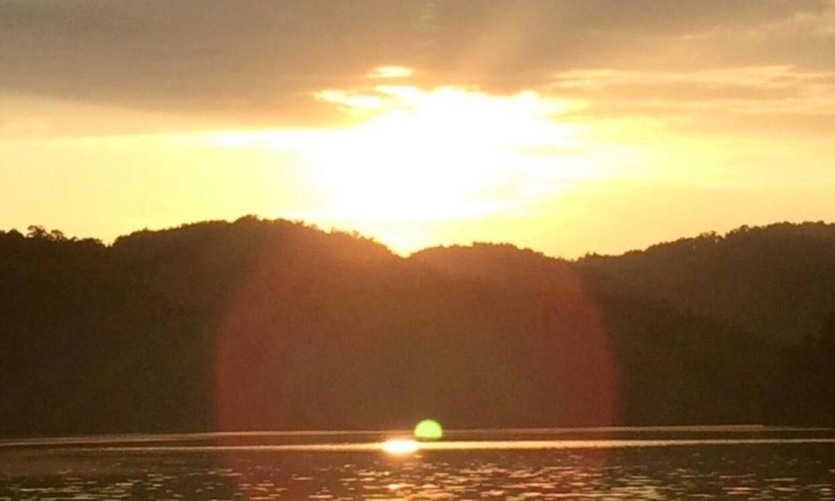 Unaka Cottage | Panoramic Mountain and Lake View