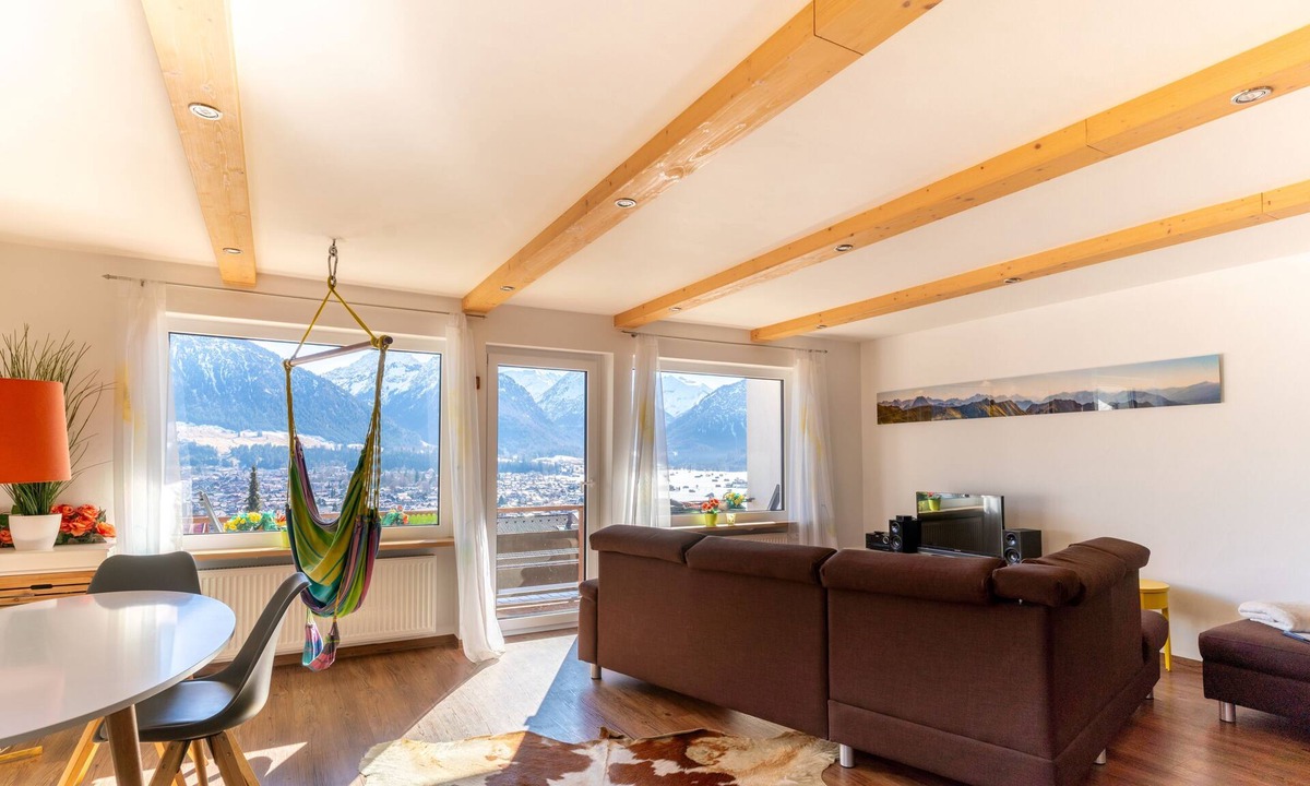 Oberstdorf Apartment | Panoramic Mountain Views, Spacious Sauna, Dogs Welcome, Alpenjuwel 2 Oberstdorf