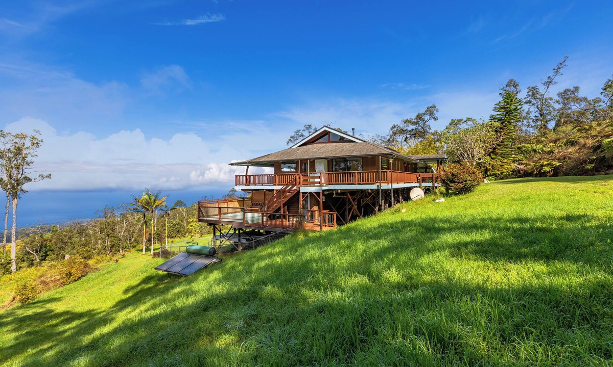 Kailua-Kona House | Panoramic Ocean View in Kona Cloud Forest
