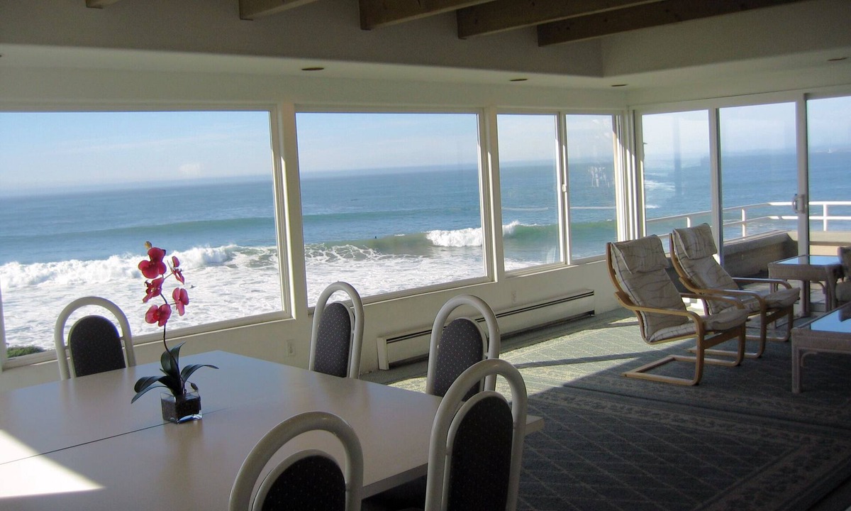 Opal Cliffs House | Panoramic Ocean View in a Beachfront Luxury Home