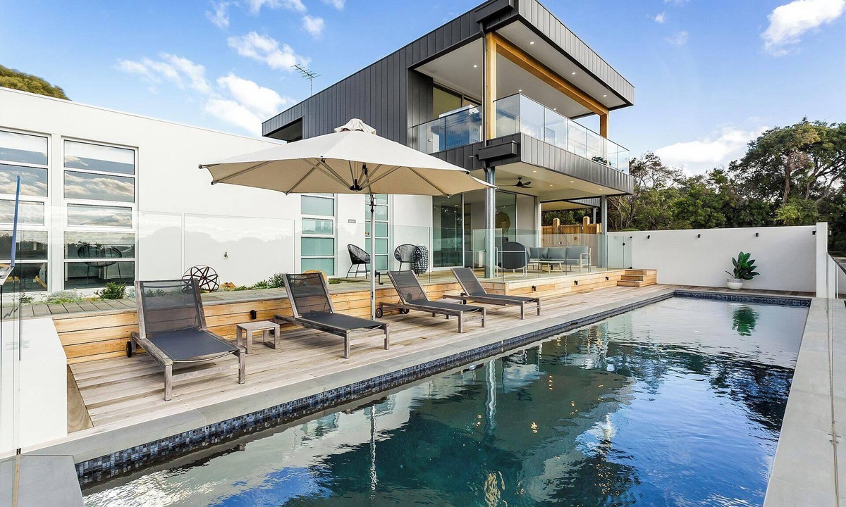 Portsea House | Panoramic Retreat on Cheviot