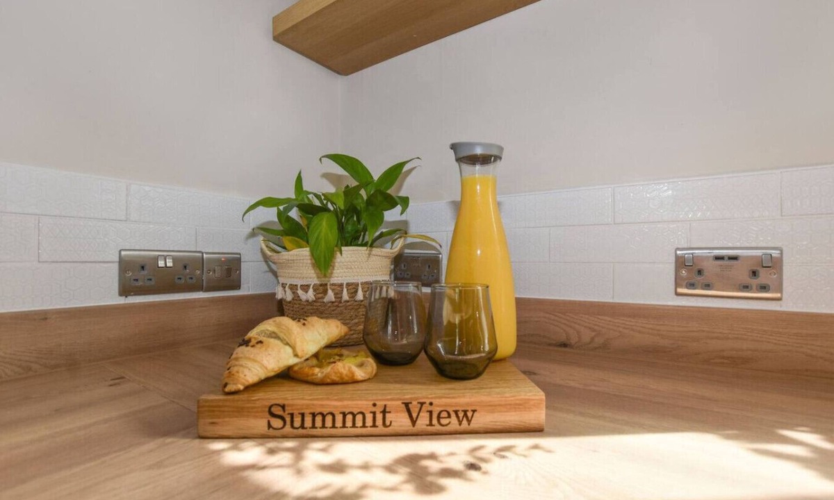 Heywood House | Panoramic Sunset Views - Free Parking