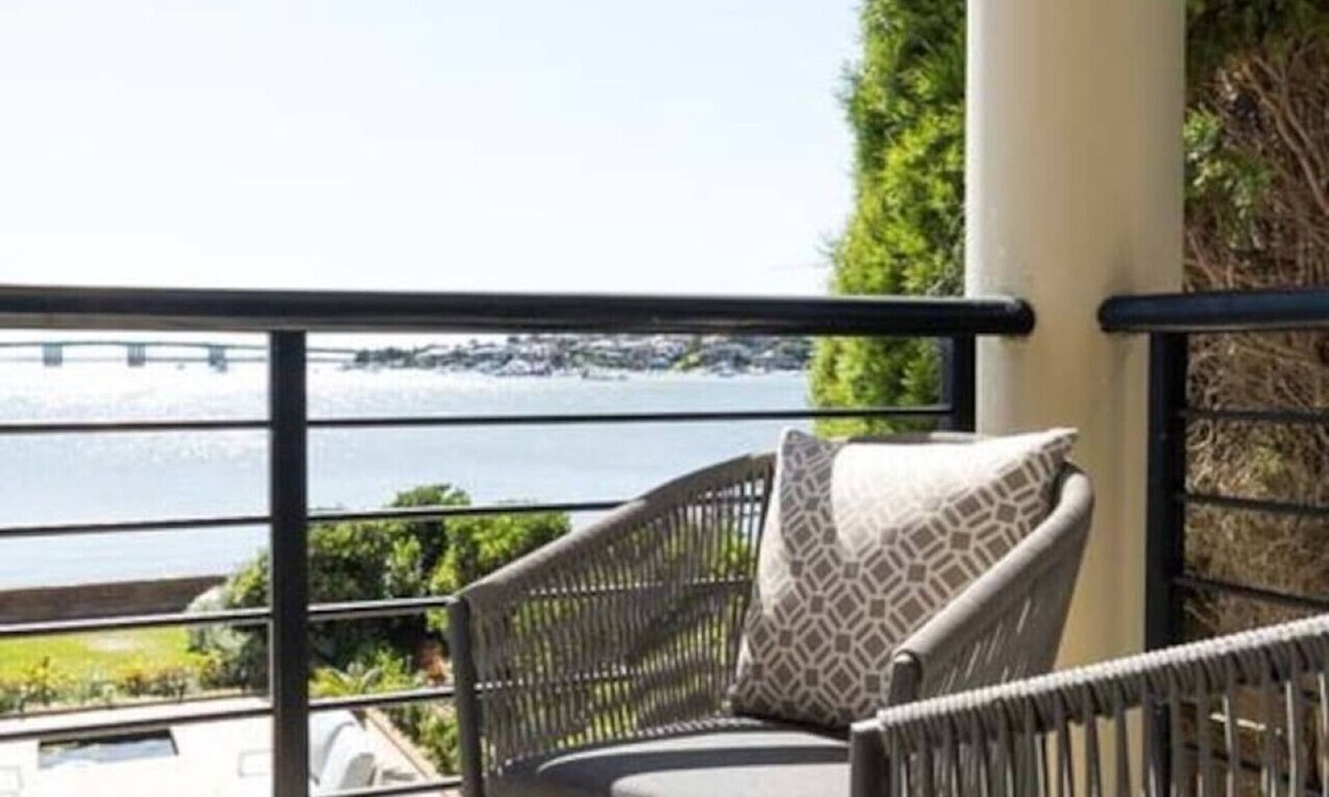 Sylvania House | Panoramic views, 5-bedroom waterfront