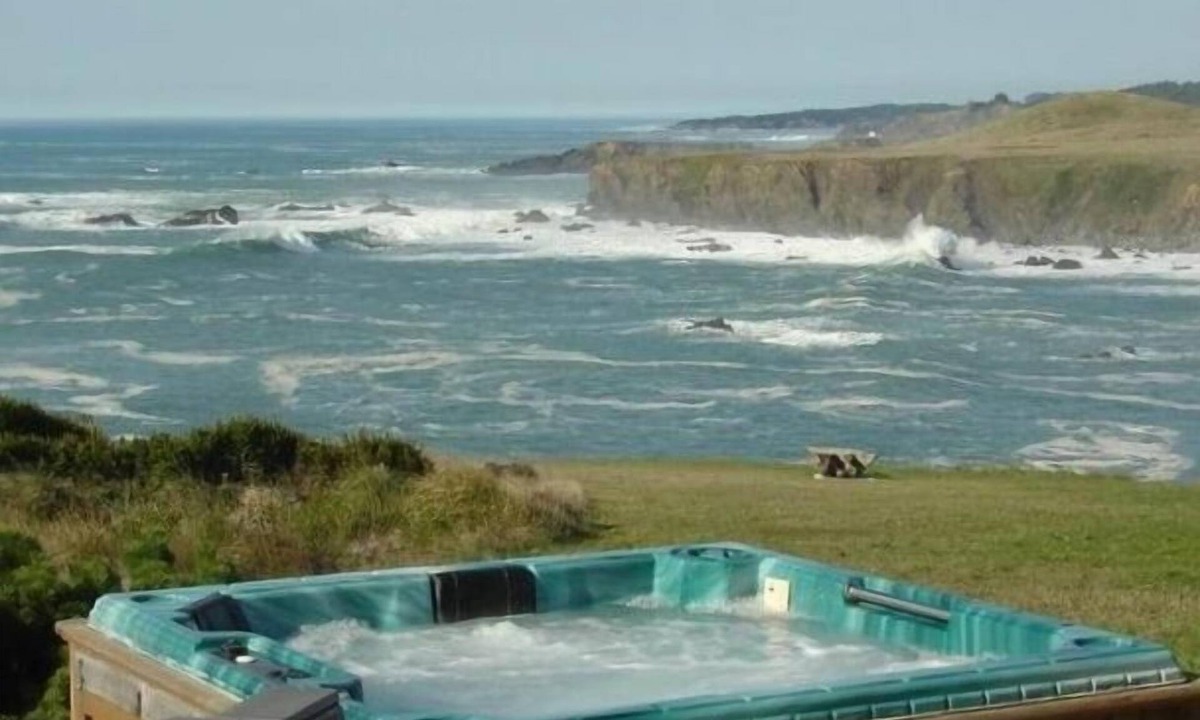Albion House | Panoramic WhiteWater Oceanfront CliffTop:Headlands/Cove/Ocean Vistas