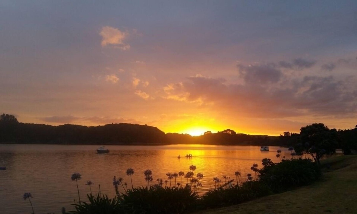 Ngunguru Cottage | Papaka Bach - Awesome Waterfront Location