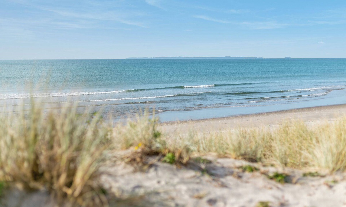 Papamoa Beach House | Papamoa Waves - Seaside Getaway