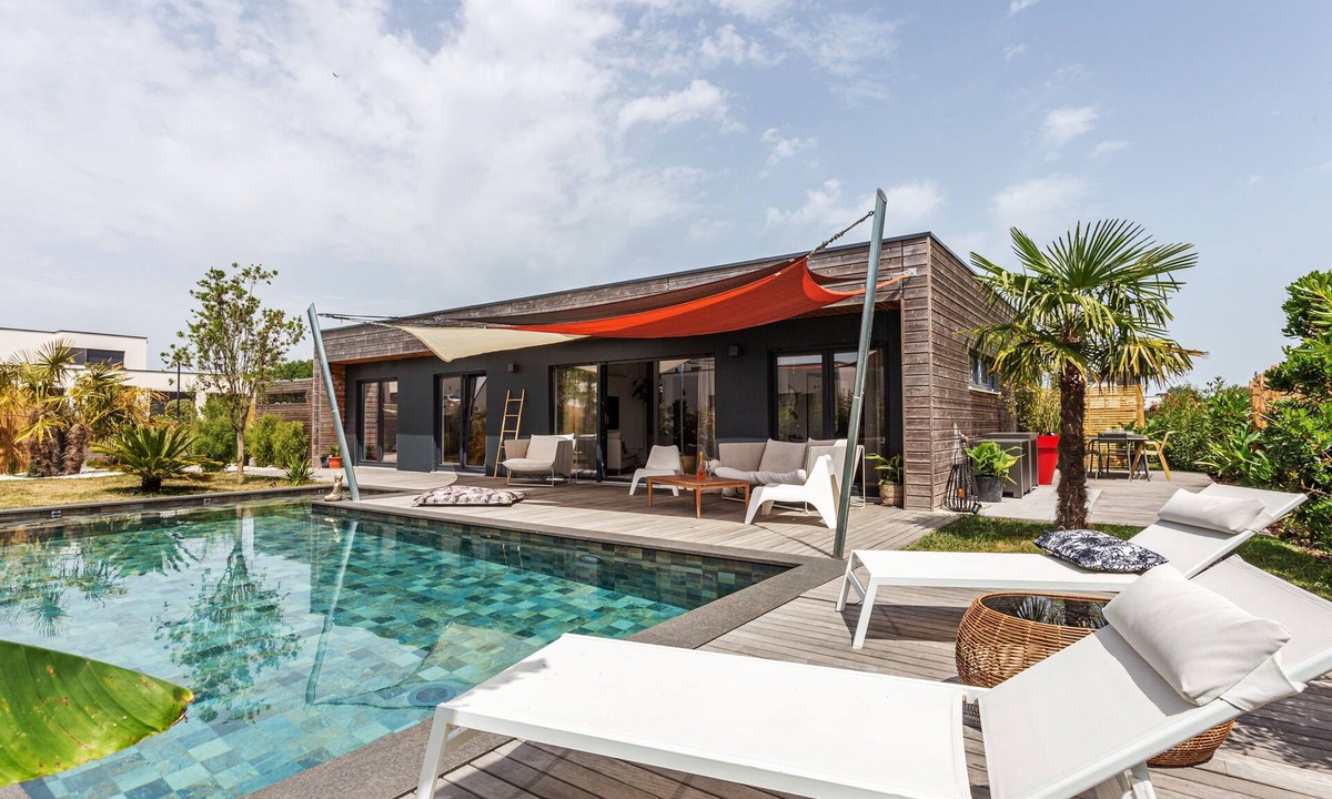 Lehon House | Paradis - Maison en bois avec piscine