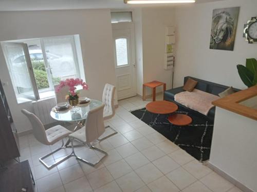 Montargis House | Paradis Maison Entière